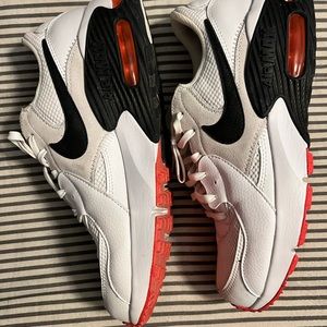 Nike Air Max Excee. Excellent condition. Mens size 8.5/womens 10. No box